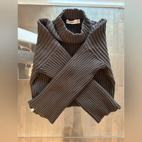 ZARA Chunky Knit Cropped Sweater - Picture 2 of 3